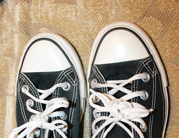 content/annes-stinky-black-and-white-converse/3.jpg