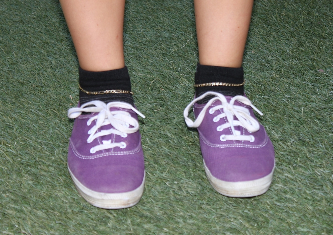 content/highnesss-purple-sneakers/0.jpg