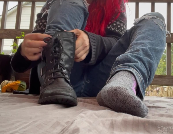 content/fae-describes-her-ankle-socks-and-boots/2.jpg