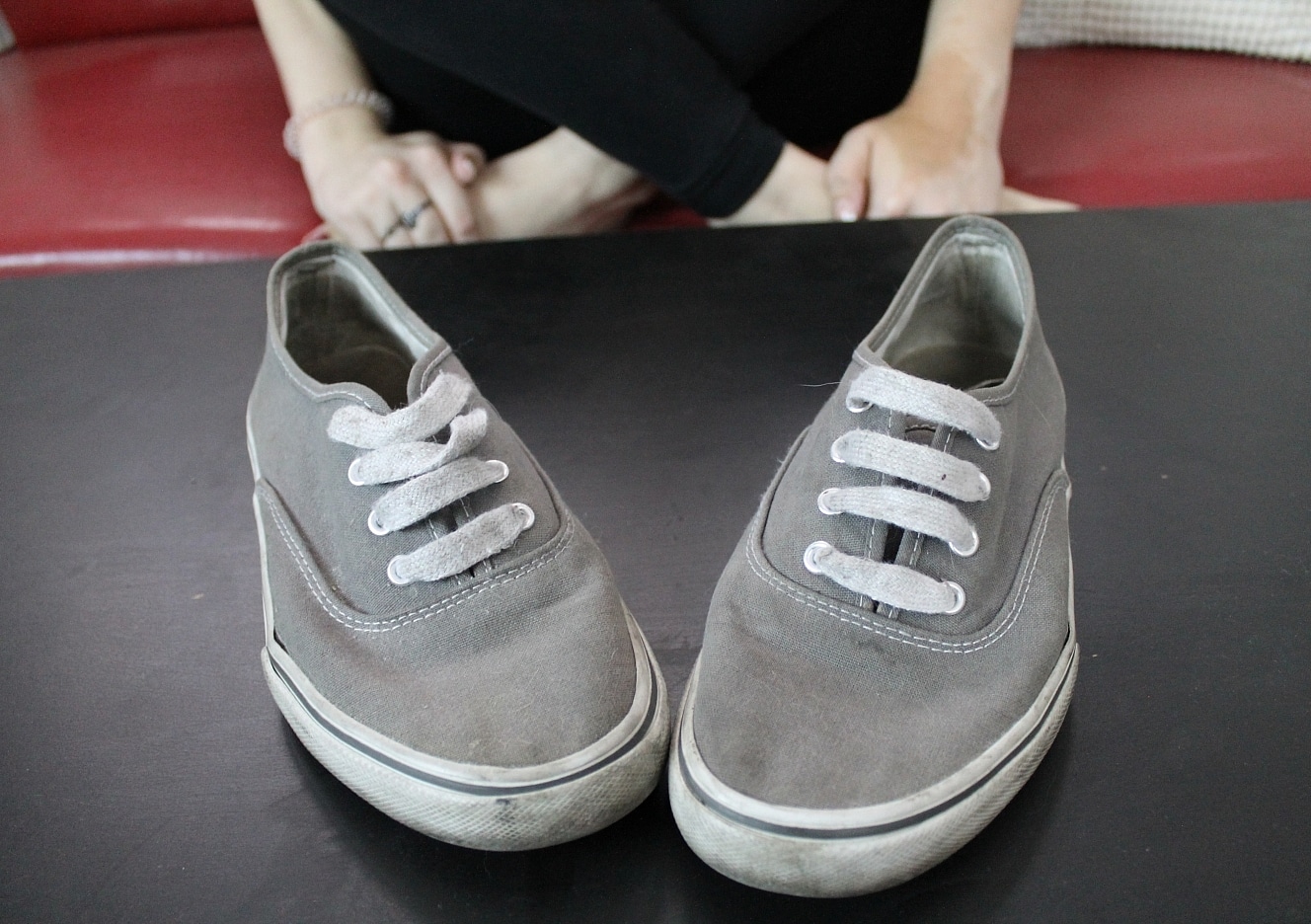 content/lanays-gray-canvas-shoes/0.jpg