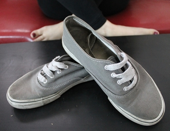 content/lanays-gray-canvas-shoes/1.jpg