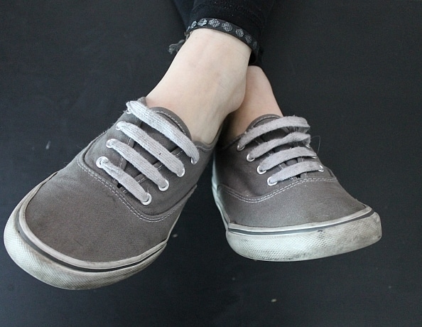 content/lanays-gray-canvas-shoes/2.jpg