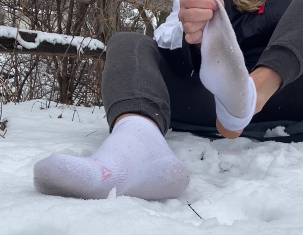 content/michelles-soles-play-in-the-snow/1.jpg