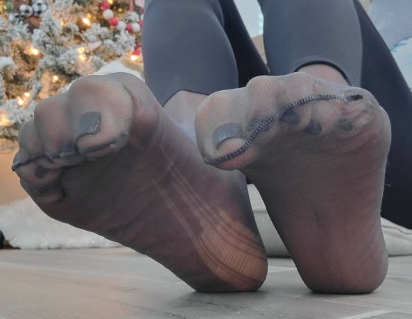 content/runners-in-knee-high-stockings/3.jpg