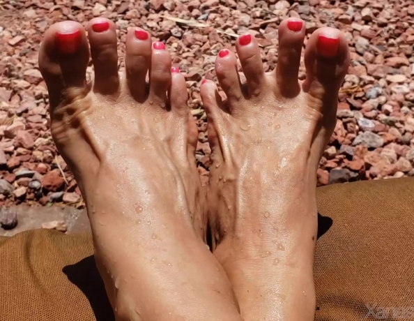 content/tanning-toe-wiggle/1.jpg