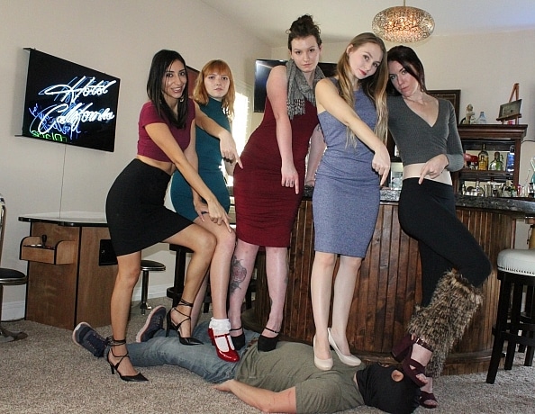 content/the-5-girl-trampling-record/3.jpg