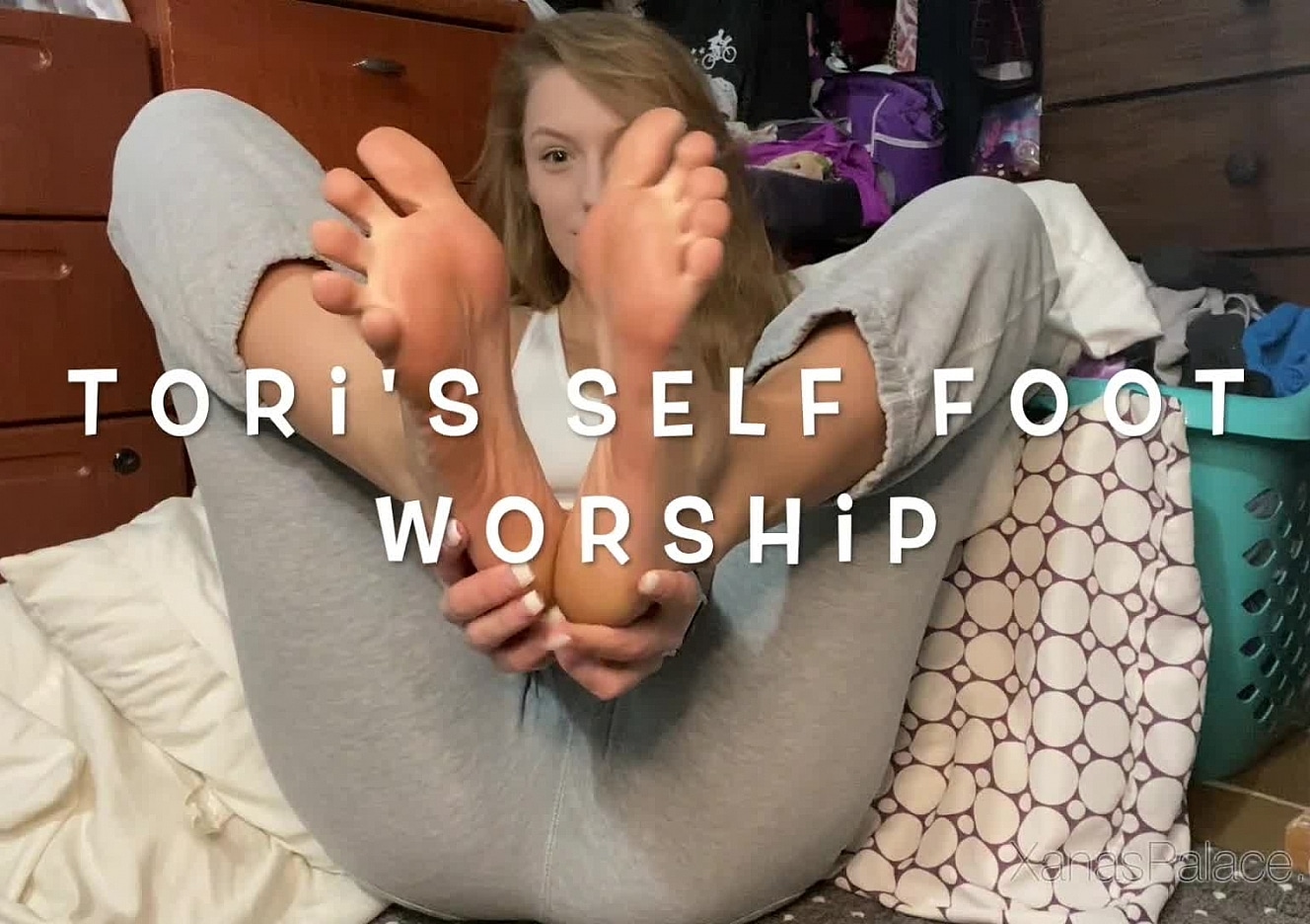 content/toris-self-foot-worship/0.jpg