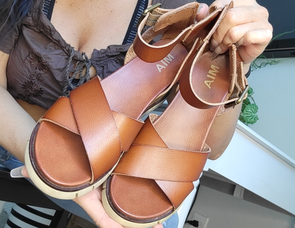content/xanas-brown-walking-sandals/3.jpg