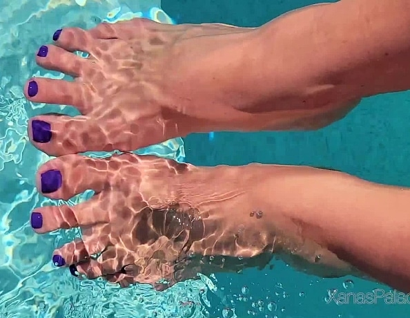 content/xanas-underwater-feet/4.jpg